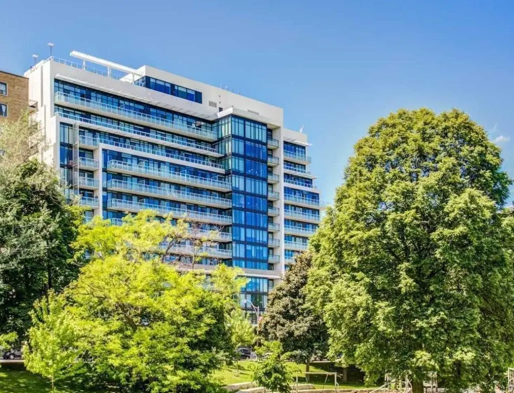 Toronto C04, ON M4N 0A5,3018 Yonge ST #612