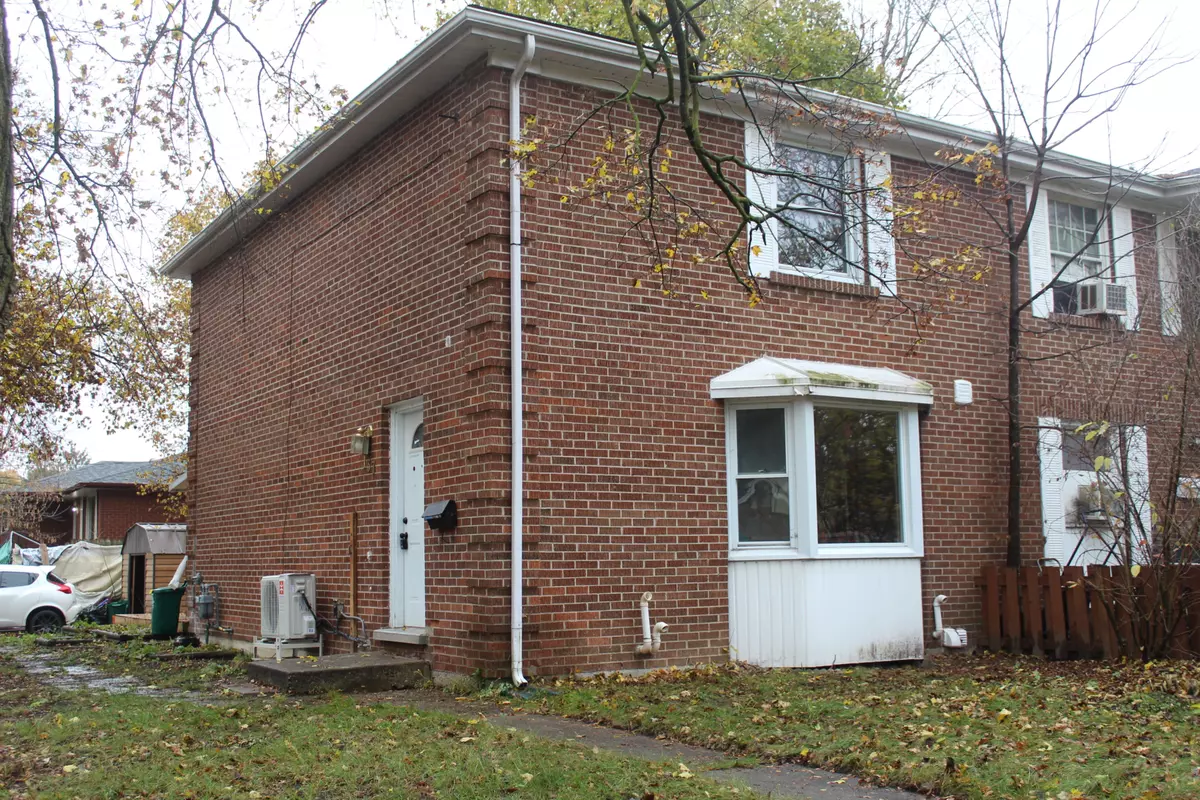 Kitchener, ON N2A 2L8,137 Jansen AVE