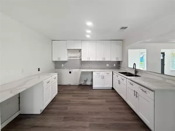 Dallas, TX 75233,3549 Rio Grande Circle