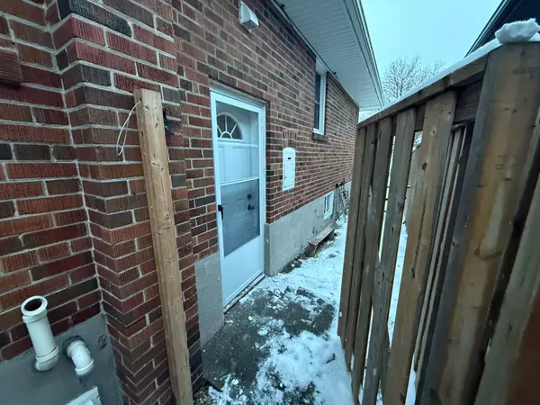 Toronto C13, ON M4A 1N6,82 Elvaston DR #BSMT