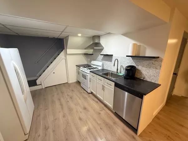 Toronto C13, ON M4A 1N6,82 Elvaston DR #BSMT