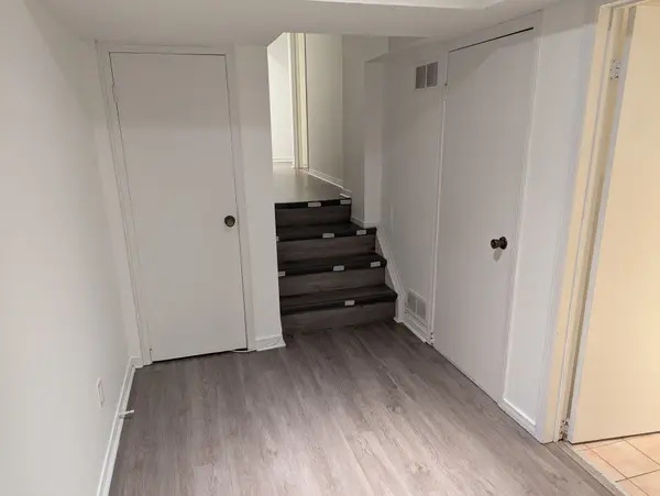 Toronto C07, ON M2R 3K9,41 Russfax DR #Bsmt