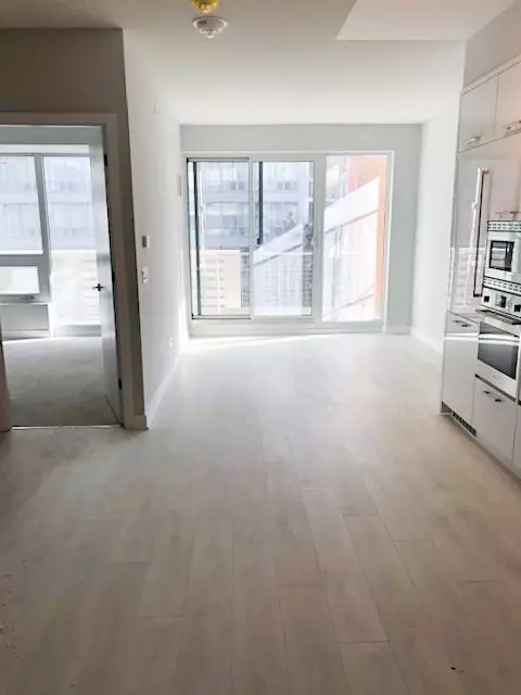 Toronto C10, ON M4S 2B4,2221 Yonge ST #303