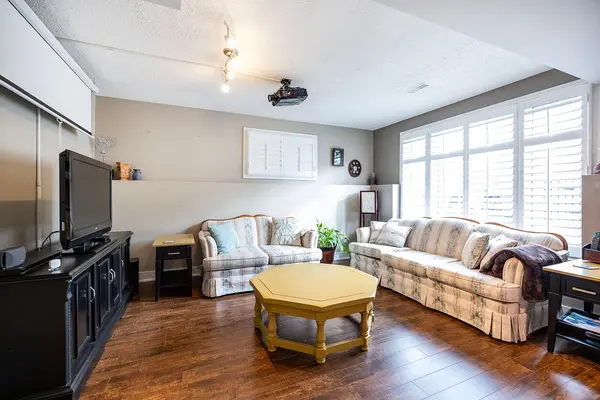 Oshawa, ON L1J 7C9,801 Tarn CT