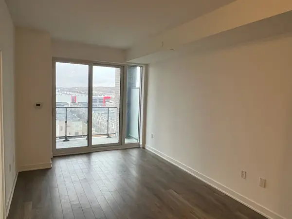 Vaughan, ON L6A 5B9,100 Eagle Rock WAY #822