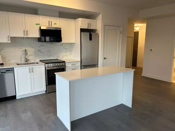 Newmarket, ON L3Y 0J2,715 Davis DR #B1208