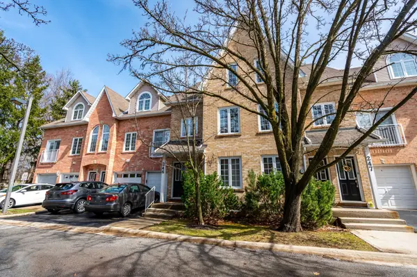 2075 Walkers Line W #246, Burlington, ON L7M 4G7