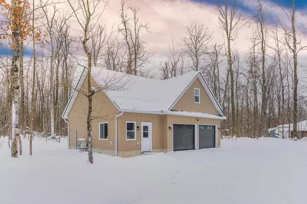 Trent Lakes, ON K0L 1J0,24 Ted's LN