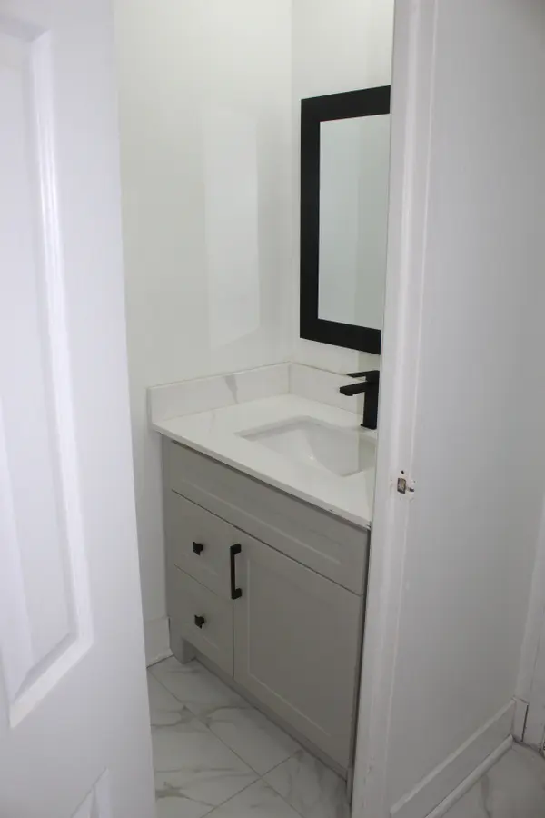 Kitchener, ON N2A 2L8,137 Jansen AVE