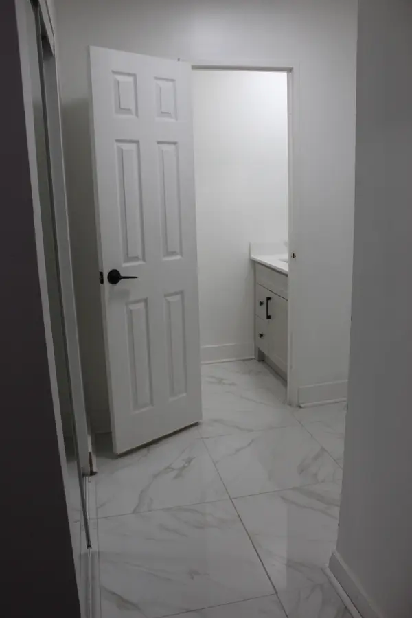 Kitchener, ON N2A 2L8,137 Jansen AVE