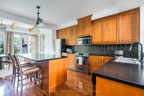 Blue Mountains, ON L9Y 0B6,106 Venture BLVD