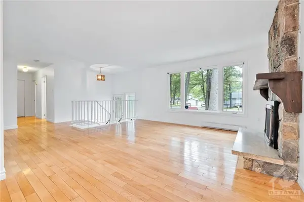 Constance Bay - Dunrobin - Kilmaurs - Woodlawn, ON K0A 3M0,136 ACORN CRES