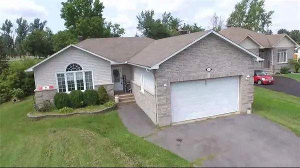 South Stormont, ON K0C 1P0,3 MOSS DR