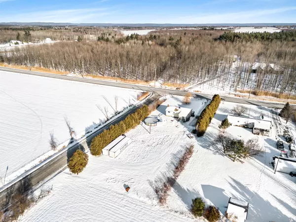 Hawkesbury, ON K0B 1P0,590 COUNTY RD 10 RD