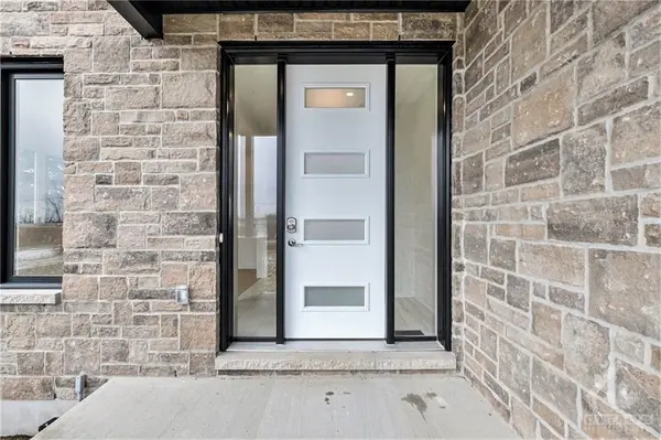 North Dundas, ON K0C 2K0,11967 CLOVERDALE RD