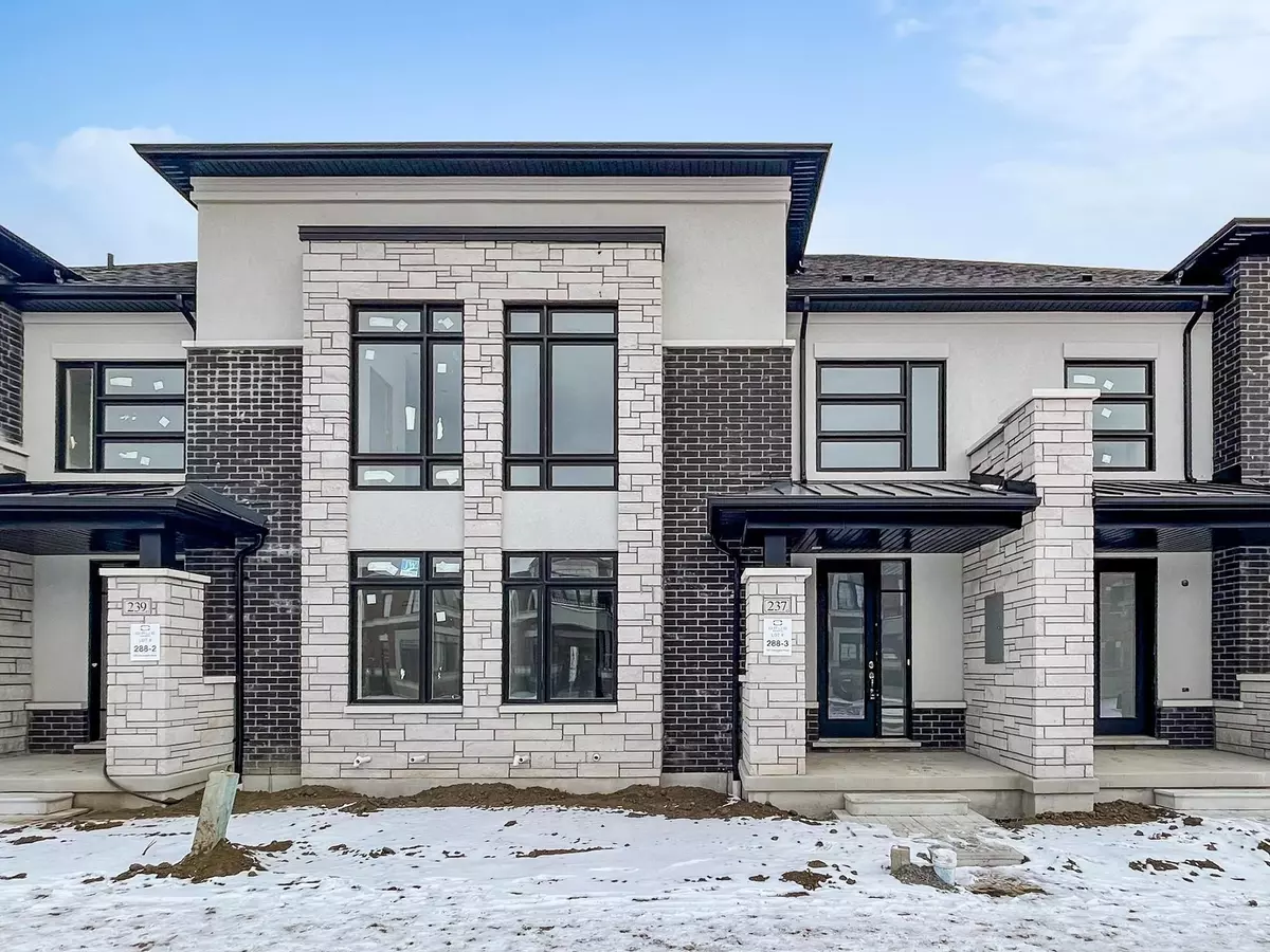 Whitby, ON L1P 0H6,237 Coronation RD