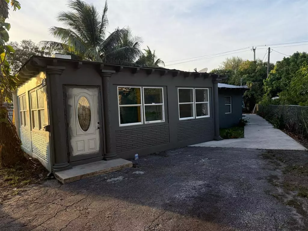 Hollywood, FL 33020,2739 Lincoln St