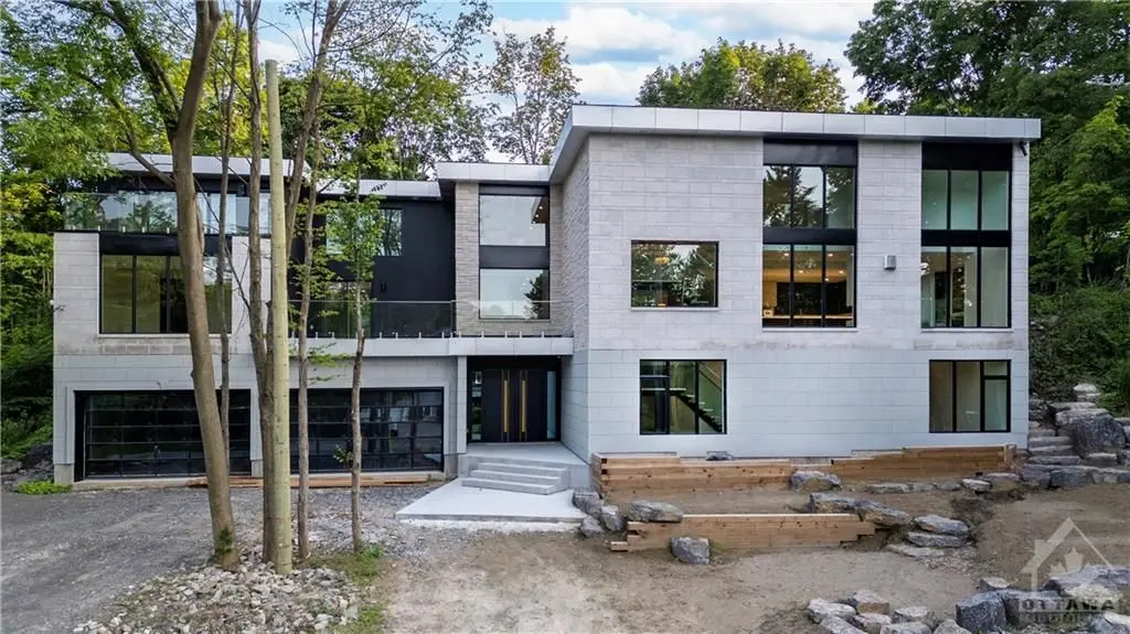 Beacon Hill North - South And Area, ON K1J 7G7,49 ROTHWELL DR