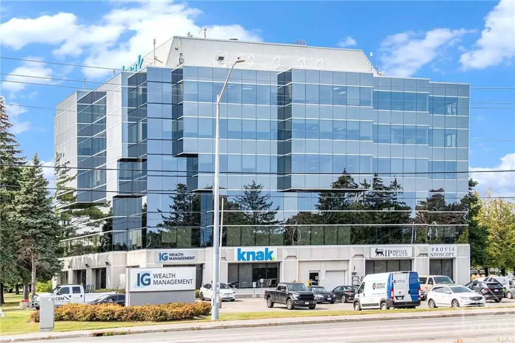 Country Place - Pineglen - Crestview And Area, ON K2E 1A2,2 GURDWARA RD #300