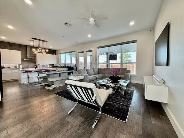 Dallas, TX 75212,4021 Ivanhoe Lane