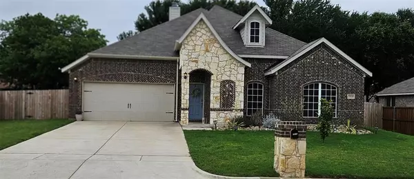 7516 Rose Crest Boulevard,  Forest Hill,  TX 76140
