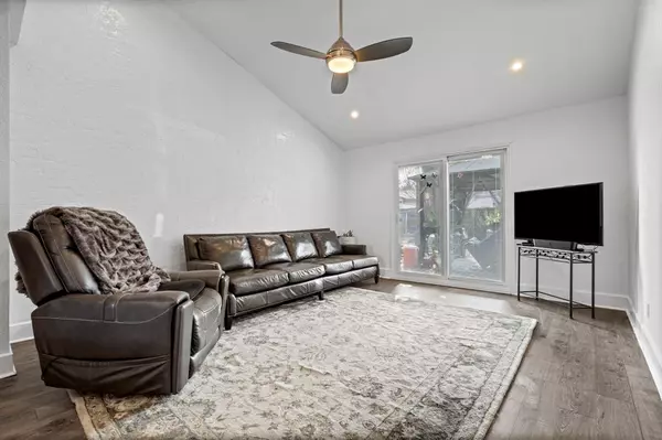 Dallas, TX 75237,2706 Meadow Bluff Lane