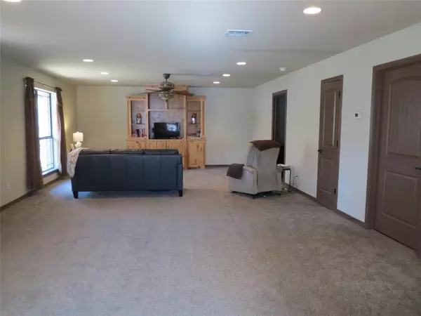 Paradise, TX 76073,1271 County Road 3555