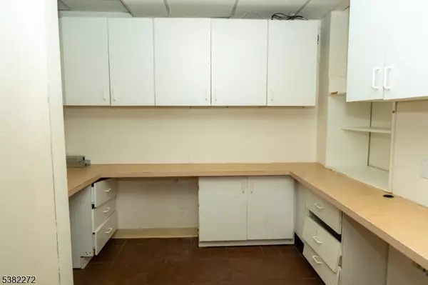 Fair Lawn Boro, NJ 07410,15-01 Broadway