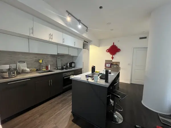 8 Mercer ST #2002, Toronto C01, ON M5V 0C4