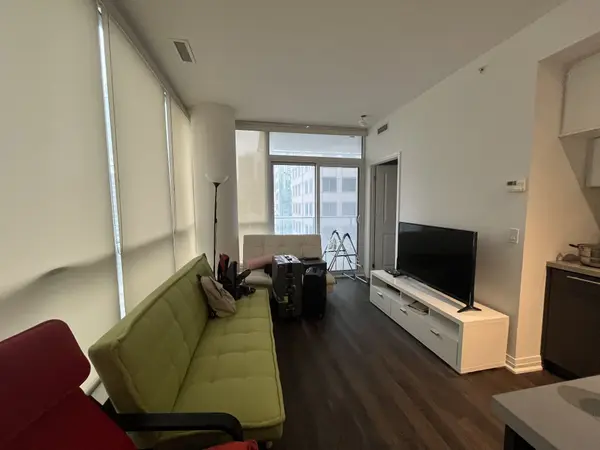 8 Mercer ST #2002, Toronto C01, ON M5V 0C4