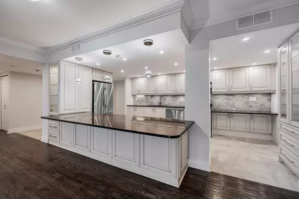 Toronto C13, ON M3B 3M3,255 The Donway N/A W #319