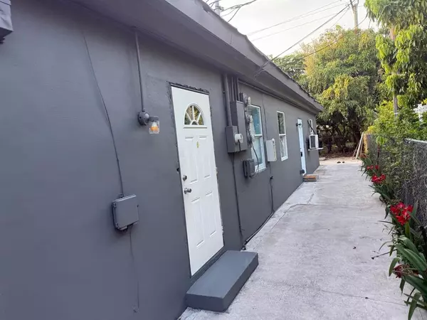 Hollywood, FL 33020,2739 Lincoln St