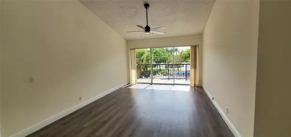 Coral Springs, FL 33067,8781 Wiles Rd #308