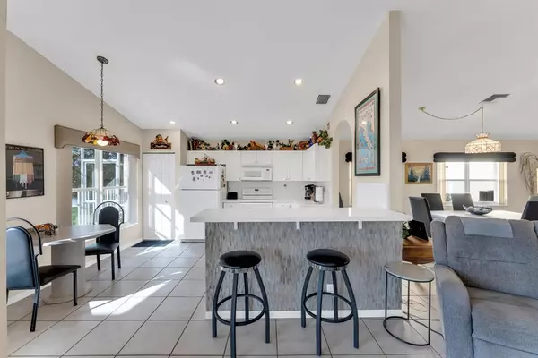 Weston, FL 33331,4017 Sapphire Ln