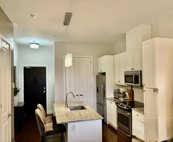 Aurora, ON L4G 1N6,15277 Yonge ST #415