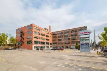 Toronto W02, ON M6G 1Z6,672 Dupont ST #304