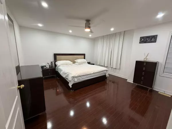 16 Serences WAY, Brampton, ON L6R 0E9