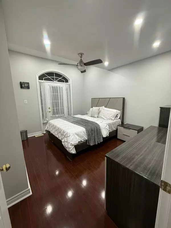 Brampton, ON L6R 0E9,16 Serences WAY