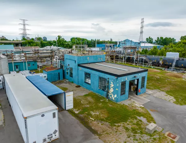 Burlington, ON L7R 2J7,942 Brant ST