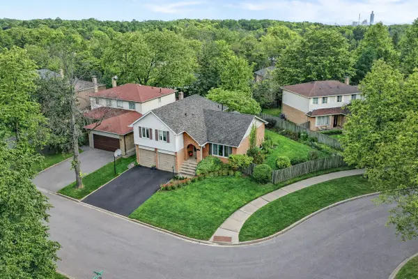 Oakville, ON L6H 2V8,1296 Griffith PL