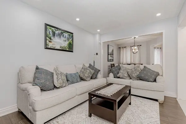 Brampton, ON L6V 4J2,36 Valonia DR