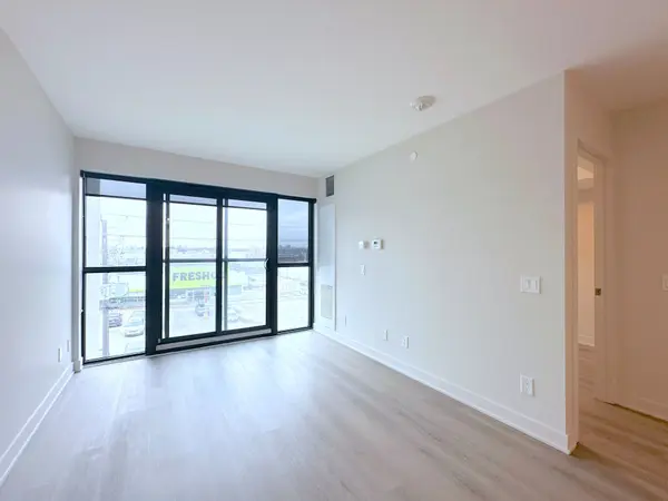 Toronto W02, ON M6S 2S2,3385 Dundas ST W #409