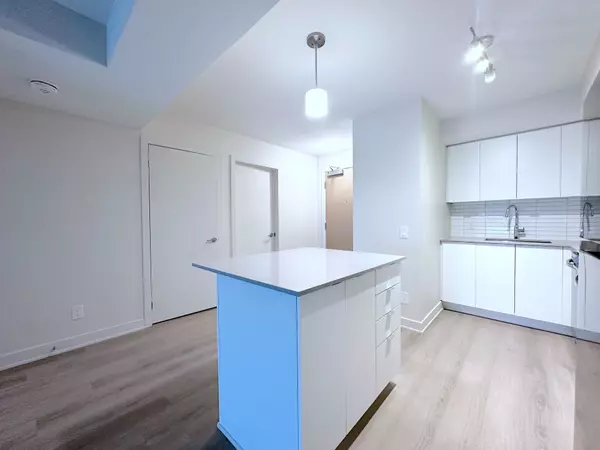 Toronto W02, ON M6S 2S2,3385 Dundas ST W #410