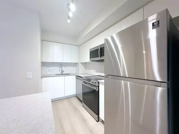 Toronto W02, ON M6S 2S2,3385 Dundas ST W #410