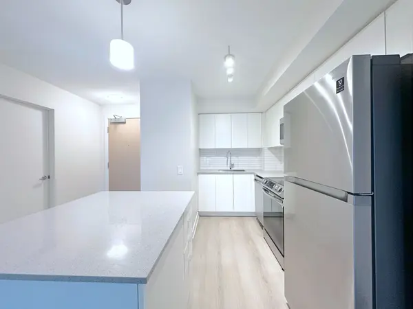 Toronto W02, ON M6S 2S2,3385 Dundas ST W #410