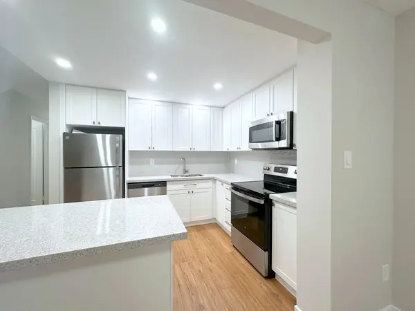 Mississauga, ON L5N 3S4,2605F Battleford RD