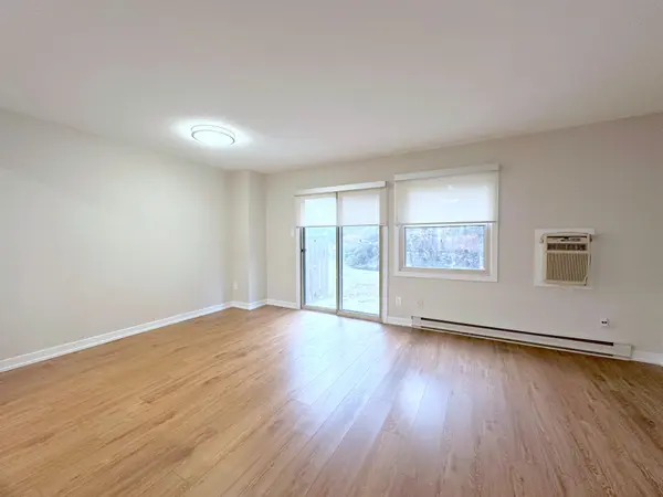 Mississauga, ON L5N 3S4,2605F Battleford RD