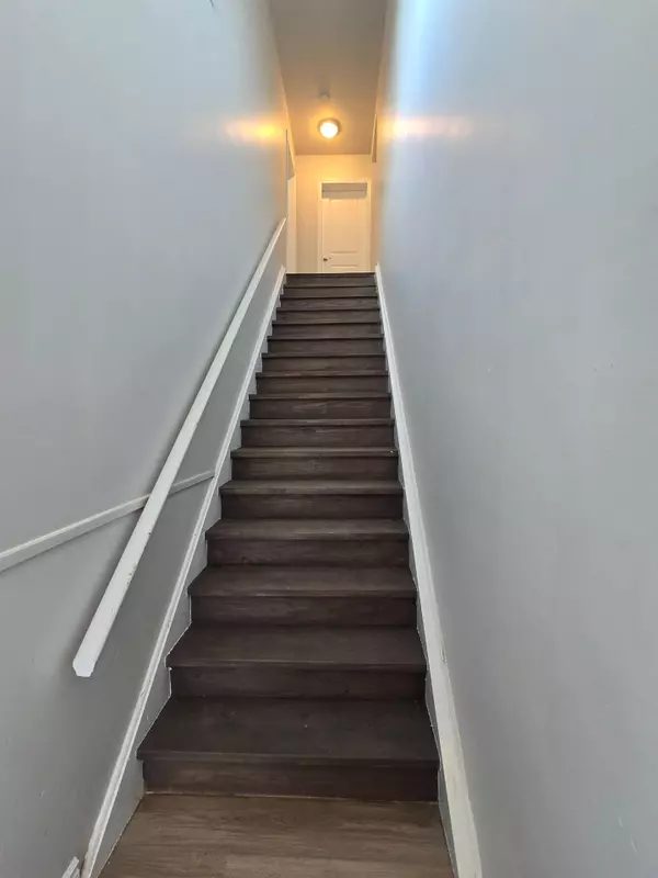 Welland, ON L3B 3Y9,936 East Main ST #2