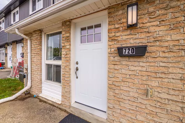 Cambridge, ON N3H 4X9,720 Parkview CRES
