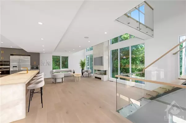 Beacon Hill North - South And Area, ON K1J 7G7,49 ROTHWELL DR